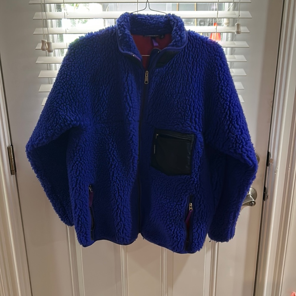 Men’s Patagonia fleece jacket